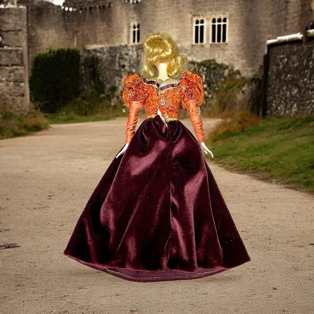 Vintage Barbie doll with short strawberry blonde hair - Picture 3 of 11